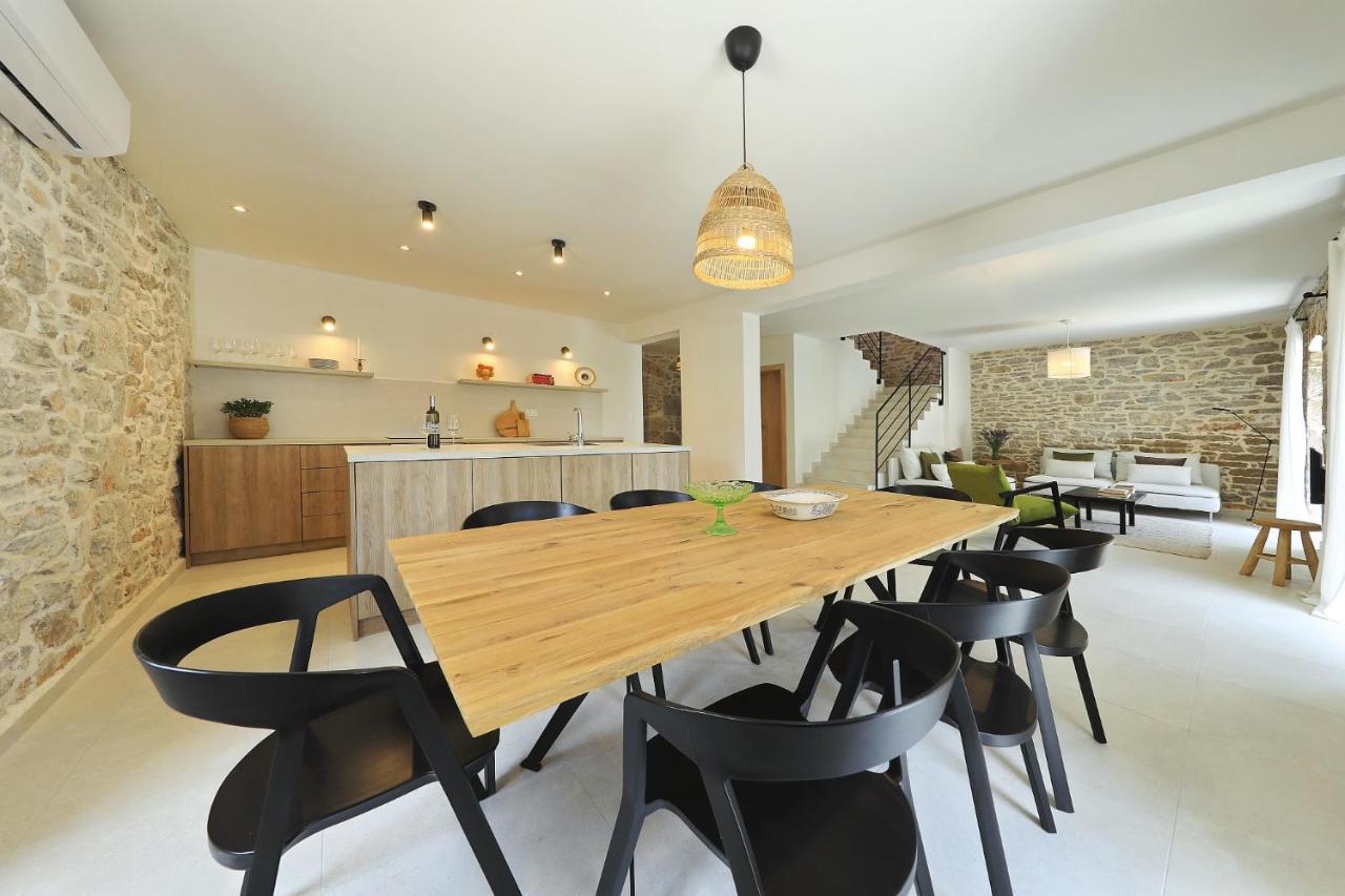 Villa Mira With A Heated Pool And A Sea View Bozava Ngoại thất bức ảnh